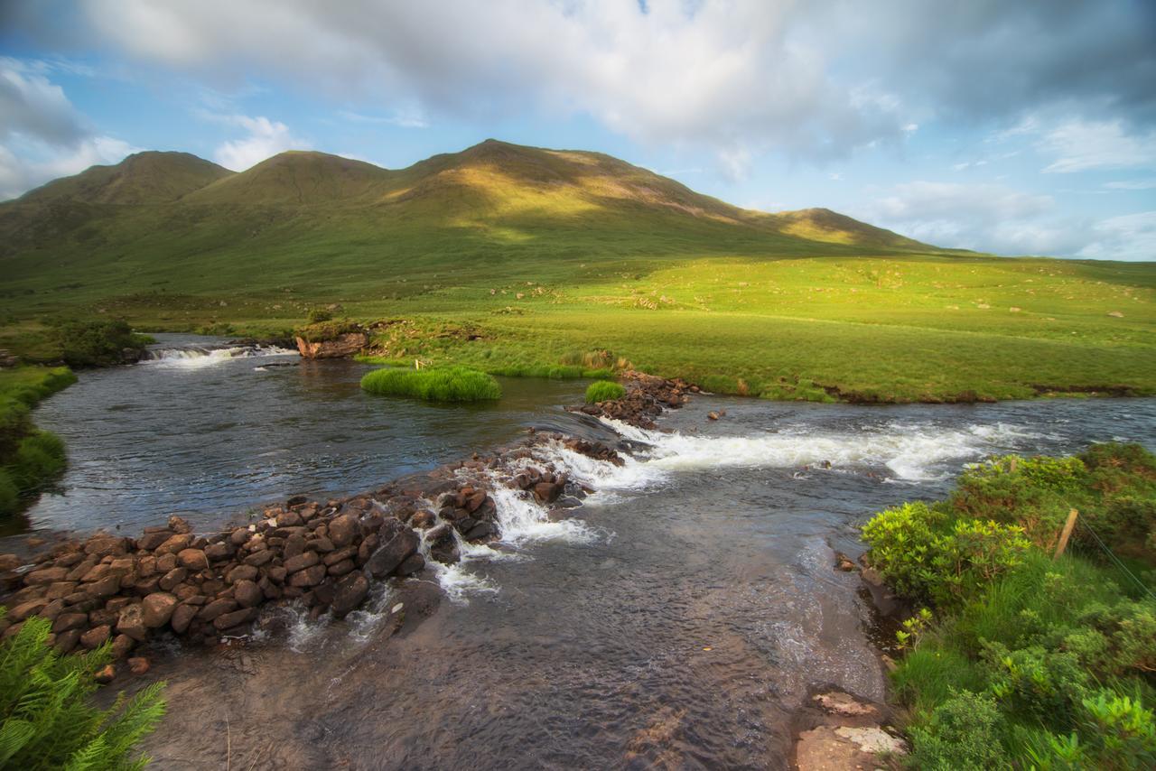 Wild Atlantic Hostel Leenaun Buitenkant foto
