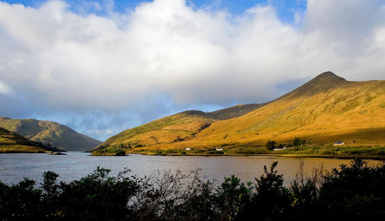 Wild Atlantic Hostel Leenaun Buitenkant foto