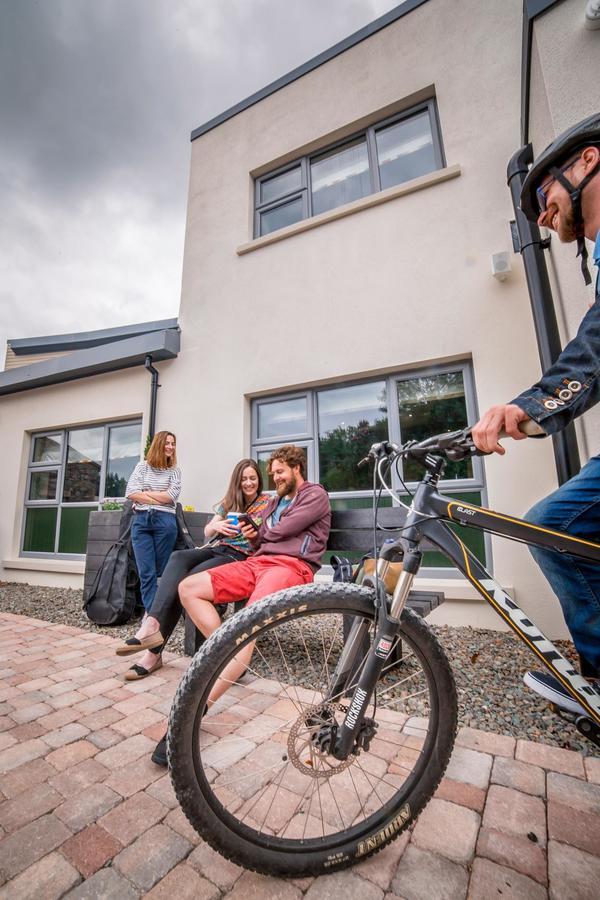 Wild Atlantic Hostel Leenaun Buitenkant foto